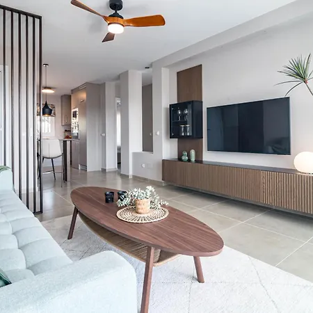 Jm94 - Totally Renovated In Stylish Design *