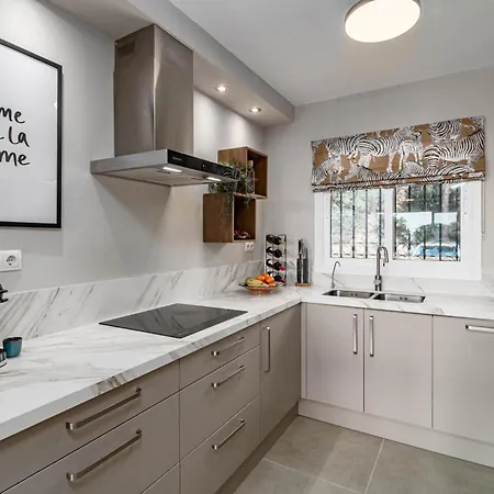 Jm94 - Totally Renovated In Stylish Design 아파트