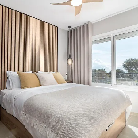 Jm94 - Totally Renovated In Stylish Design